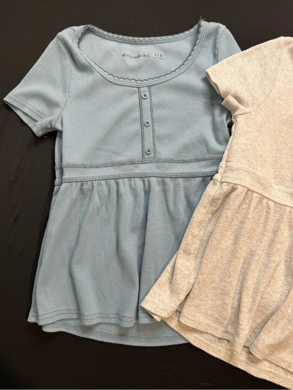 ABERCROMBIE - Set of 2 Girls' Short-Sleeve Peplum Henley Top — Blue and Gray
